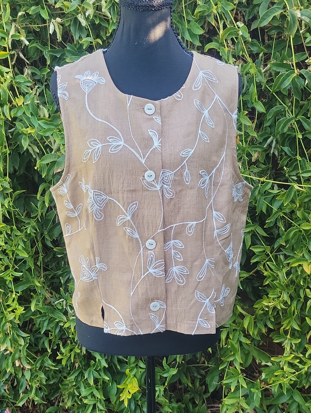 Sleeveless Embroidered Earthy Tan Button Front Top L